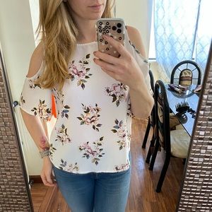 Cold shoulder flowy top